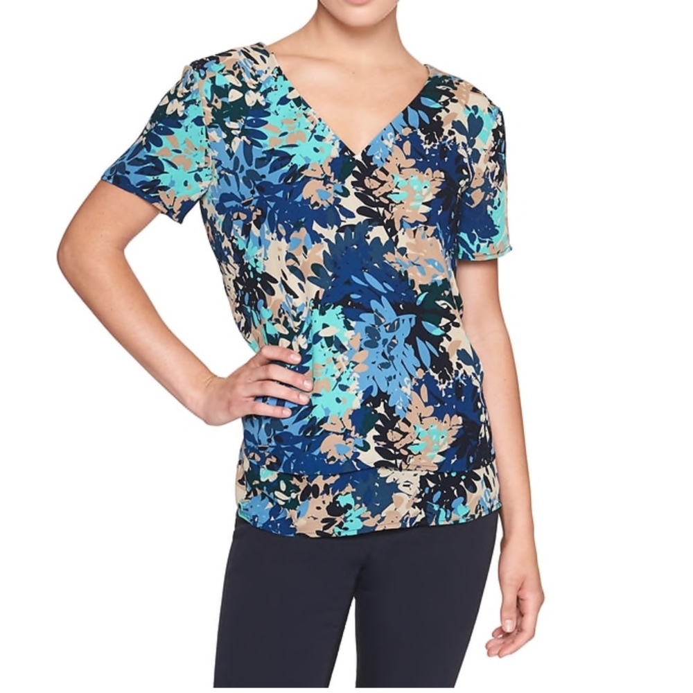 NWT BR Layered Printed V-Neck Top Size Large